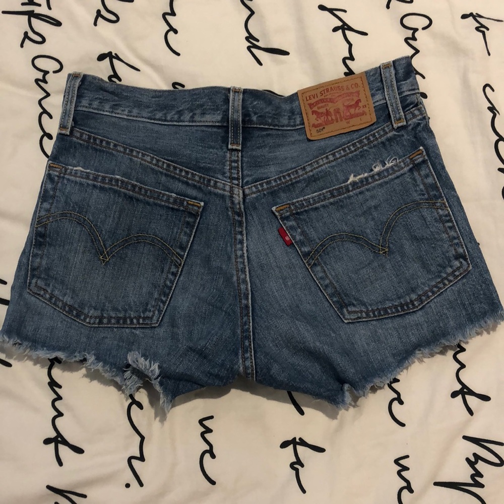 levi’s shorts 501
